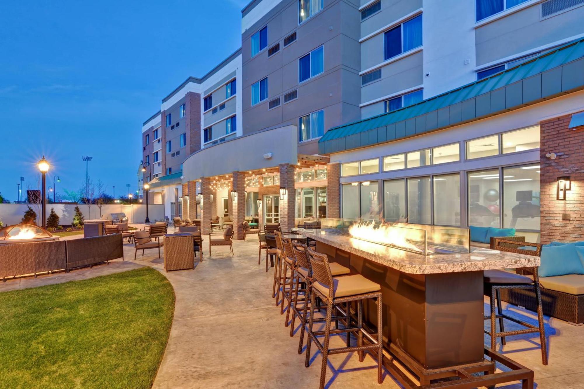 Courtyard By Marriott Long Island Islip/Courthouse Complex Ξενοδοχείο Central Islip Εξωτερικό φωτογραφία