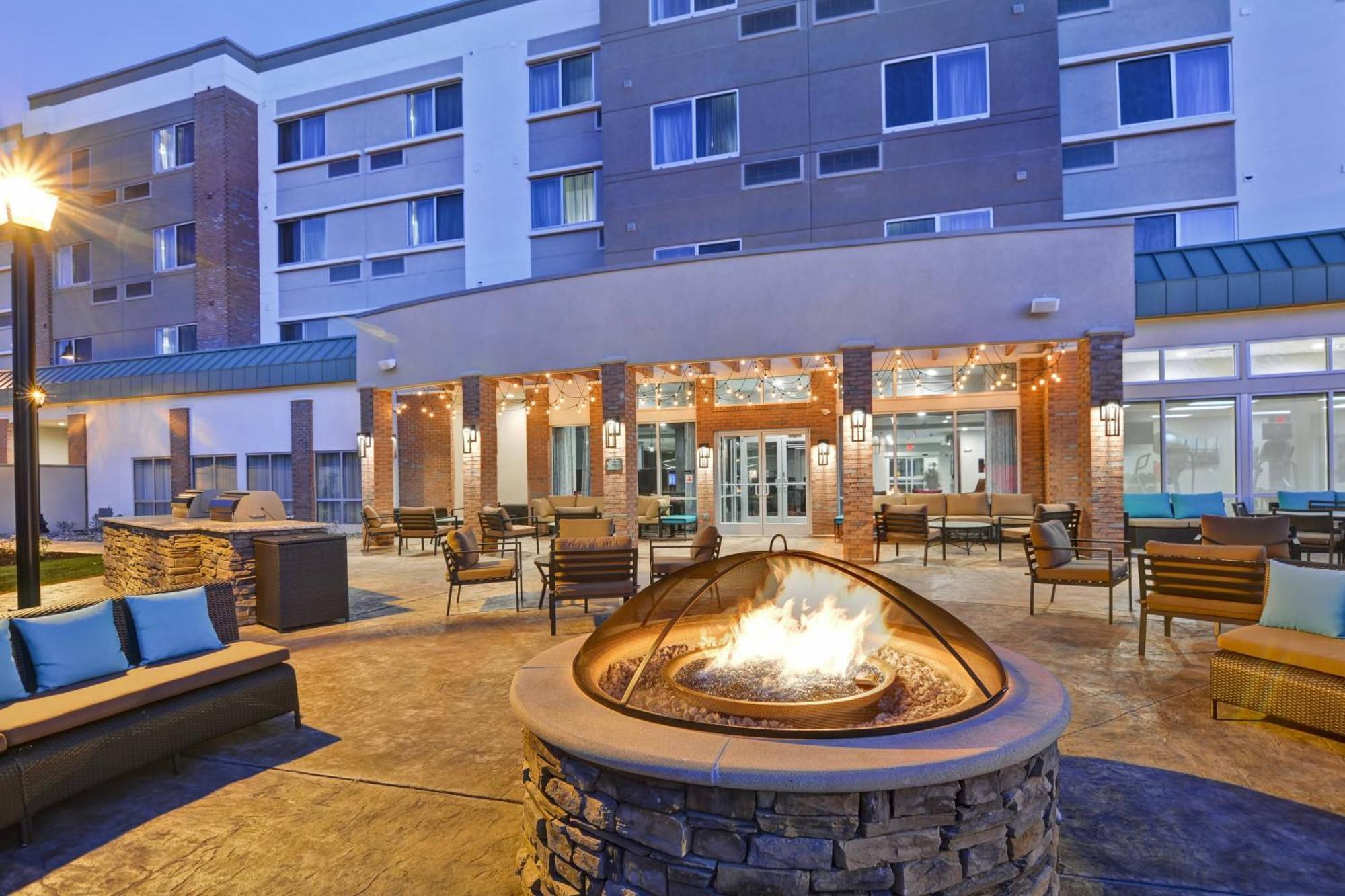 Courtyard By Marriott Long Island Islip/Courthouse Complex Ξενοδοχείο Central Islip Εξωτερικό φωτογραφία